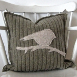 recycled-sweater-pillows-decorating3-3.jpg