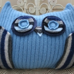 recycled-sweater-pillows-owl3.jpg