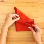 shaped-napkins-step-by-step1-4.jpg