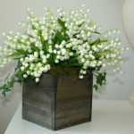 spring-decor-ideas-from-lily-of-the-valley-vases-style3-4