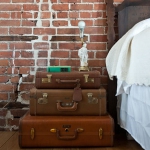 suitcase-and-trunk-as-bedside-table2-1.jpg