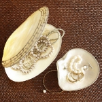 vintage-style-jewelry-holders-potterybarn4.jpg
