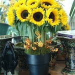 yellow-flowers-centerpiece-ideas-sunflower2.jpg