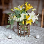 yellow-and-white-flowers-centerpiece-ideas4.jpg