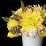 yellow-and-white-flowers-centerpiece-ideas5.jpg
