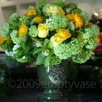 yellow-and-green-flowers-centerpiece-ideas1.jpg