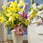yellow-and-other-flowers-centerpiece-ideas4.jpg